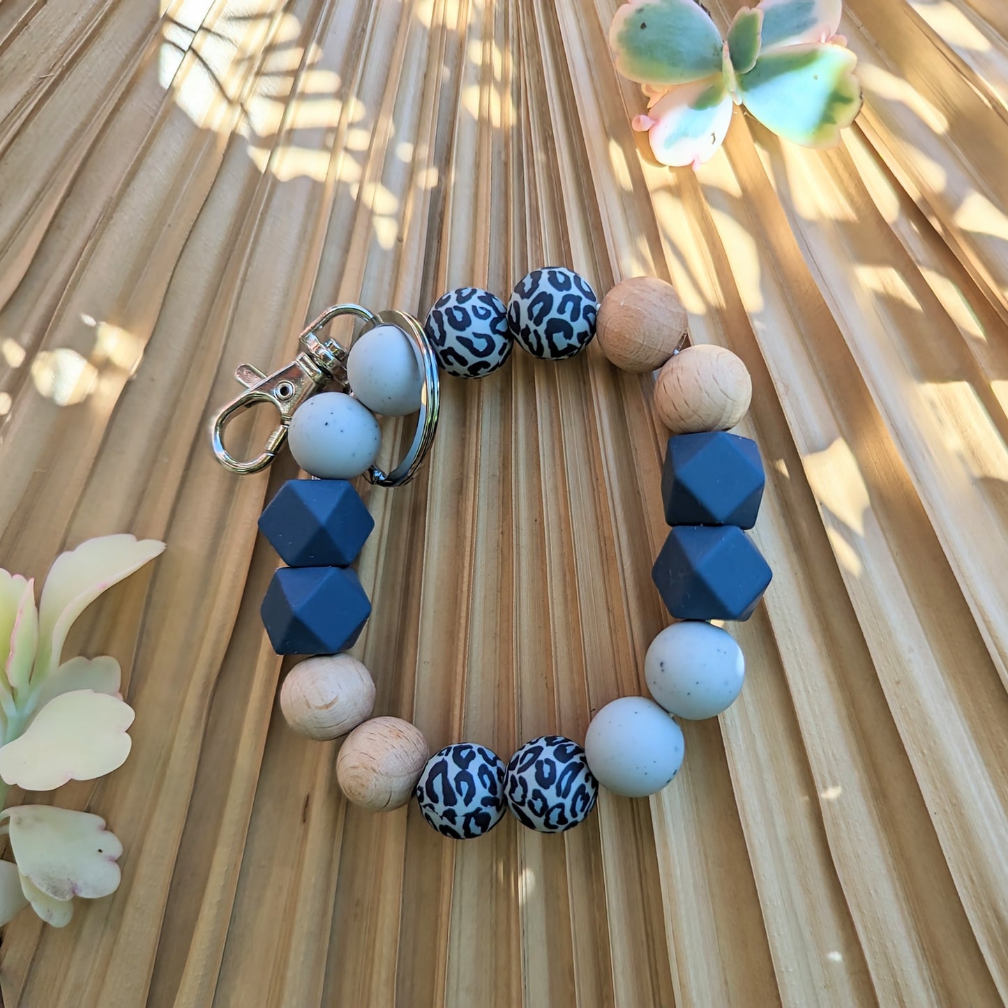 BLUE LEOPARD KEYCHAIN BANGLE